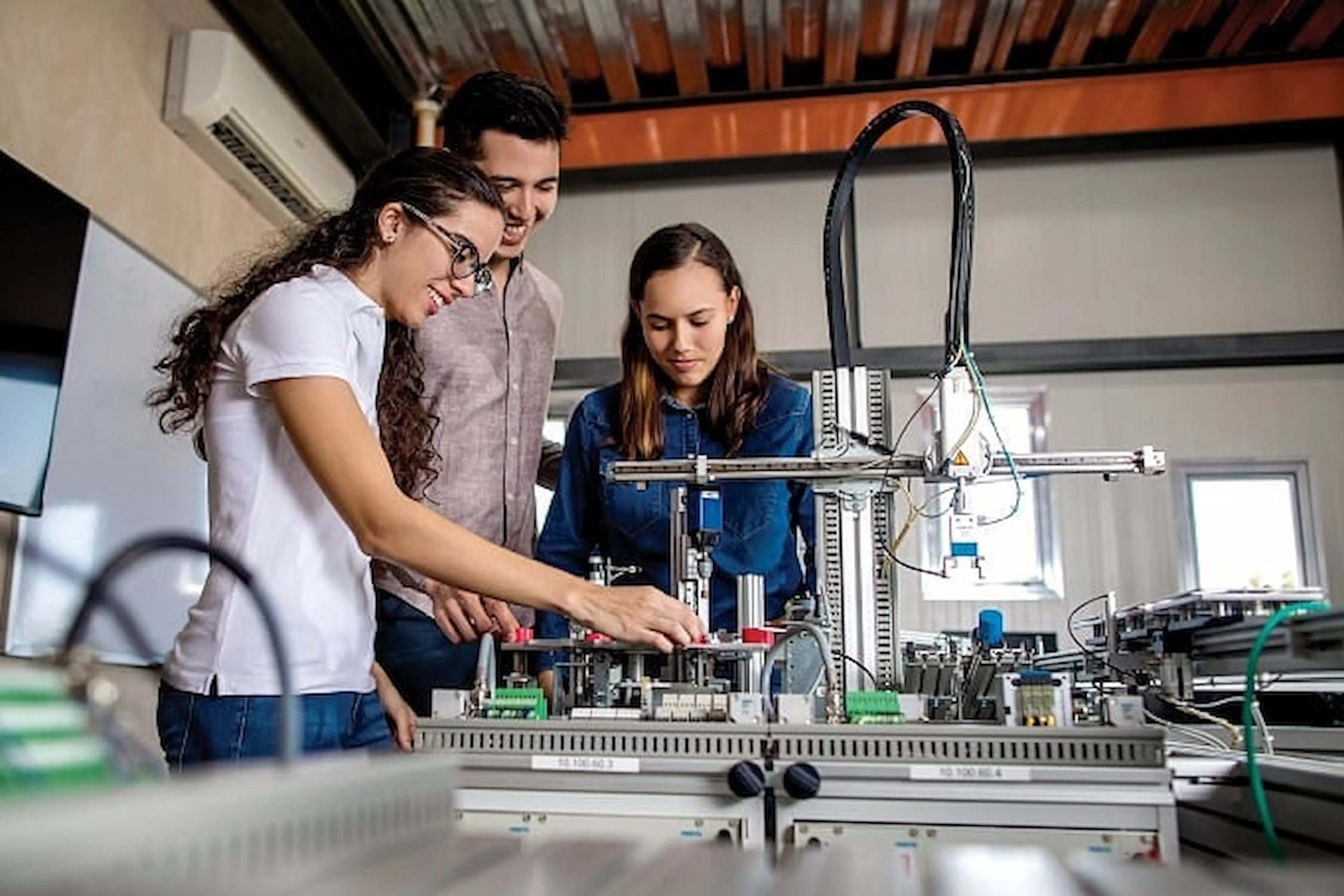 Qué es la Ingeniería Mecatrónica y cómo saber si es la carrera para ti Qué es la Ingeniería Mecatrónica y cómo saber si es la carrera para ti